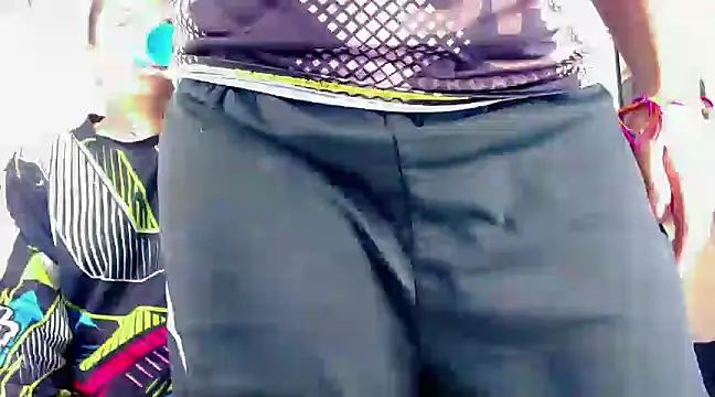 Snapshot of Sharon_et_Khloe12 chatting on January 16, 2025, 5:00 am Sharon et Khloe12 online show from January 16, 2025, 5:00 am