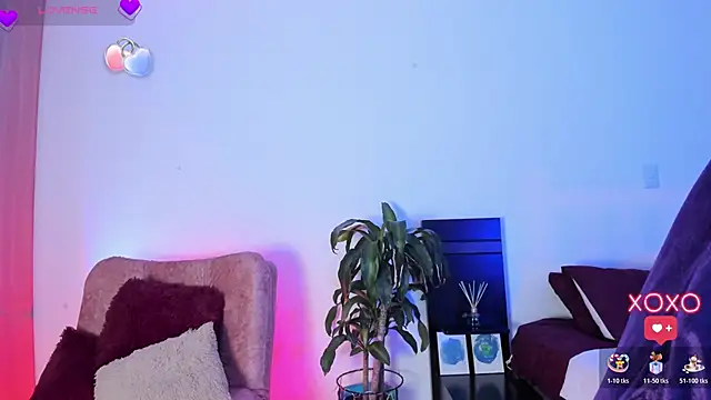 AndreaVelasco online show from November 14, 2025, 6:44 pm