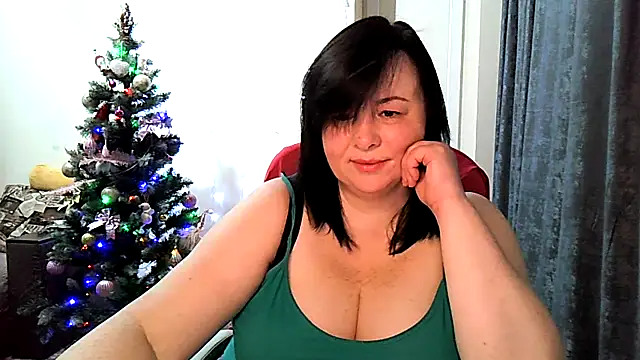 EmiliaLooo online show from January 8, 2026, 3:45 am