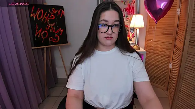 Snapshot of Aria_Blisss chatting on February 26, 2025, 10:47 pm Aria Blisss online show from February 26, 2025, 10:47 pm