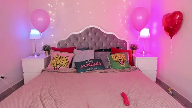 Snapshot of Aria_Blisss chatting on March 21, 2025, 1:56 am Aria Blisss online show from March 21, 2025, 1:56 am