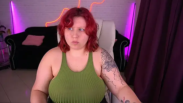 Snapshot of LiliyaMoon chatting on November 9, 2025, 8:40 am LiliyaMoon online show from November 9, 2025, 8:40 am