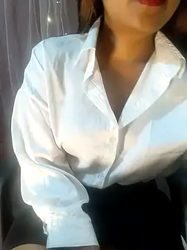 deslisexpriya online show from February 4, 2026, 10:38 pm