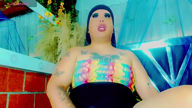nauthyvalentina online show from May 17, 2026, 6:08 pm