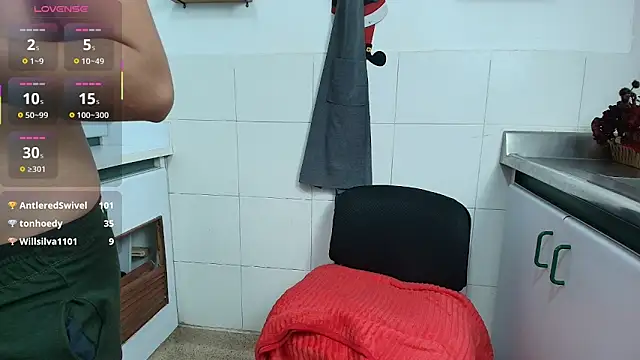 Snapshot of couple_lovelyds chatting on January 15, 2026, 8:34 pm couple lovelyds online show from January 15, 2026, 8:34 pm