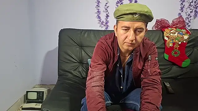 yazforeSolo online show from November 26, 2025, 2:28 pm