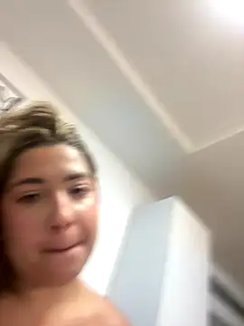 euannerare online show from December 18, 2025, 5:28 pm