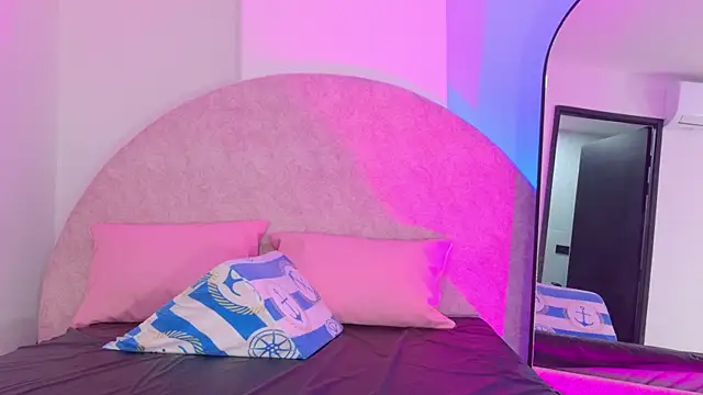 Sofia martiin online show from November 28, 2025, 3:07 am