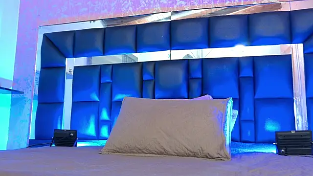 Sofia martiin online show from September 12, 2025, 3:06 am