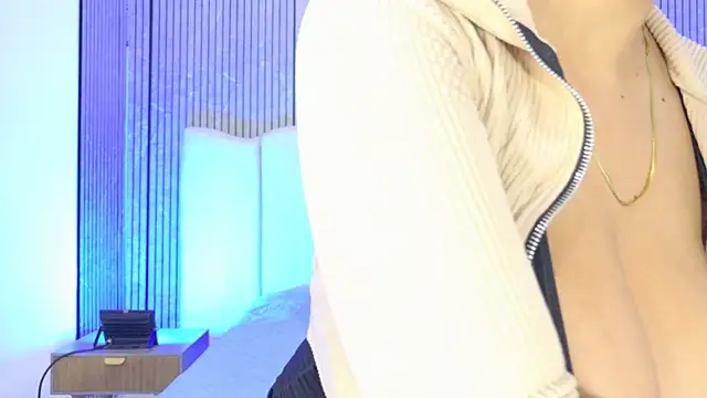 Sofia martiin online show from December 17, 2025, 3:11 am