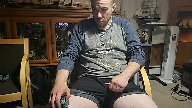 ScubaStevex online show from April 19, 2026, 6:58 am