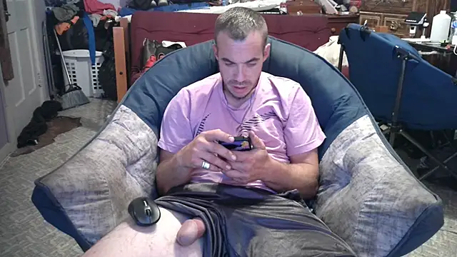 Snapshot of ScubaStevex chatting on September 8, 2025, 9:25 pm ScubaStevex online show from September 8, 2025, 9:25 pm