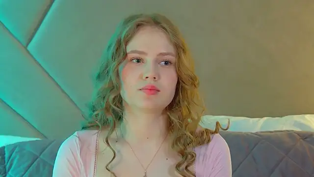 Snapshot of SelinSwarovski chatting on March 14, 2026, 4:13 pm SelinSwarovski online show from March 14, 2026, 4:13 pm