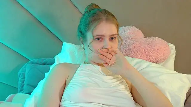 Snapshot of SelinSwarovski chatting on March 2, 2026, 4:02 am SelinSwarovski online show from March 2, 2026, 4:02 am