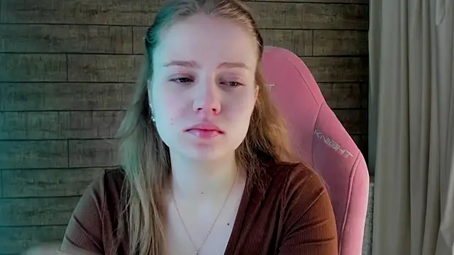 Snapshot of SelinSwarovski chatting on April 10, 2026, 4:03 pm SelinSwarovski online show from April 10, 2026, 4:03 pm