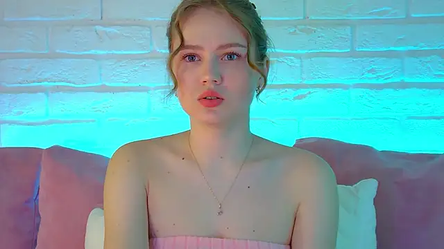 Snapshot of SelinSwarovski chatting on March 15, 2026, 4:25 pm SelinSwarovski online show from March 15, 2026, 4:25 pm