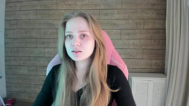 Snapshot of SelinSwarovski chatting on April 20, 2026, 4:19 pm SelinSwarovski online show from April 20, 2026, 4:19 pm