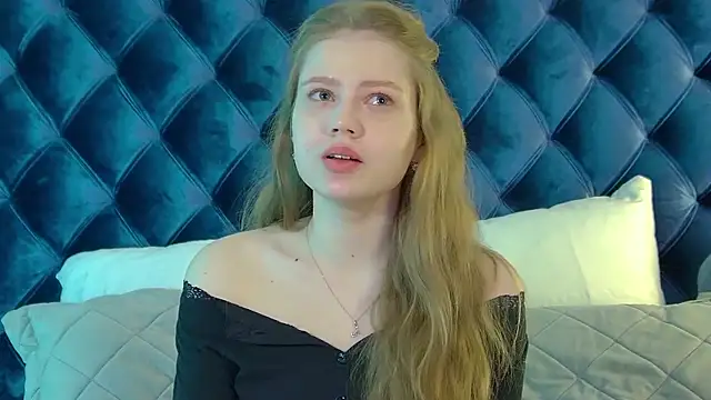 Snapshot of SelinSwarovski chatting on April 14, 2026, 3:50 pm SelinSwarovski online show from April 14, 2026, 3:50 pm