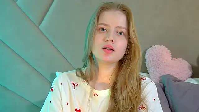 Snapshot of SelinSwarovski chatting on March 28, 2026, 4:41 pm SelinSwarovski online show from March 28, 2026, 4:41 pm