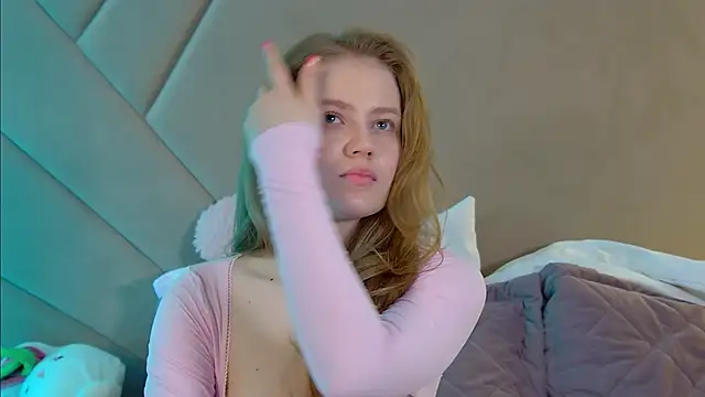 Snapshot of SelinSwarovski chatting on March 30, 2026, 4:30 pm SelinSwarovski online show from March 30, 2026, 4:30 pm