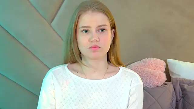 Snapshot of SelinSwarovski chatting on March 8, 2026, 3:37 pm SelinSwarovski online show from March 8, 2026, 3:37 pm