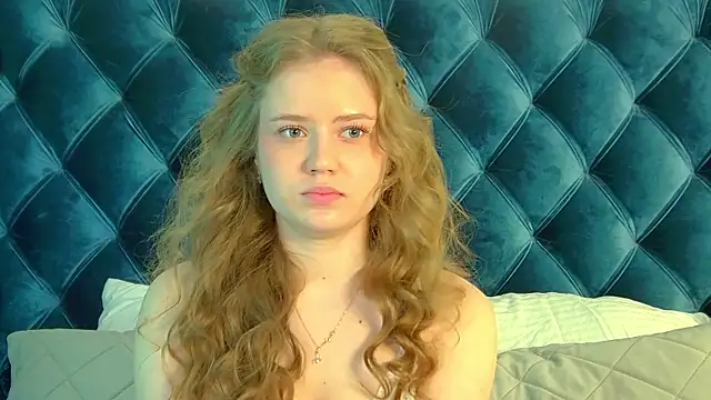 Snapshot of SelinSwarovski chatting on March 24, 2026, 4:40 pm SelinSwarovski online show from March 24, 2026, 4:40 pm