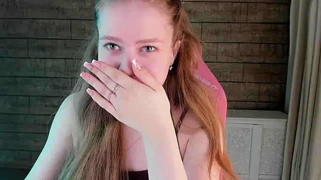 Snapshot of SelinSwarovski chatting on April 13, 2026, 3:38 pm SelinSwarovski online show from April 13, 2026, 3:38 pm