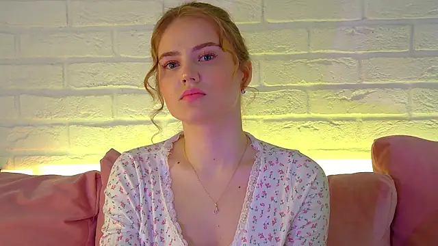 SelinSwarovski online show from February 23, 2026, 3:45 pm