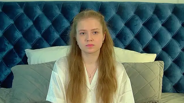 Snapshot of SelinSwarovski chatting on April 2, 2026, 4:35 pm SelinSwarovski online show from April 2, 2026, 4:35 pm