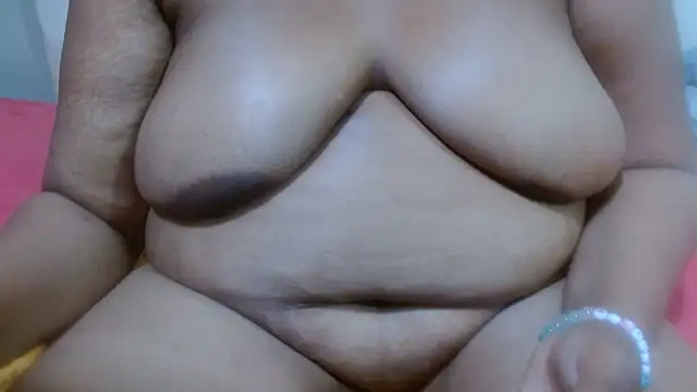 Snapshot of AuntyBigMadam87 chatting on May 8, 2026, 9:13 am AuntyBigMadam87 online show from May 8, 2026, 9:13 am