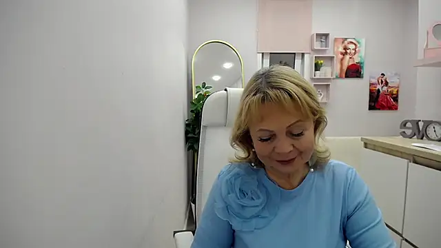 Snapshot of Milla_Cutie18 chatting on April 29, 2026, 4:16 am Milla Cutie18 online show from April 29, 2026, 4:16 am