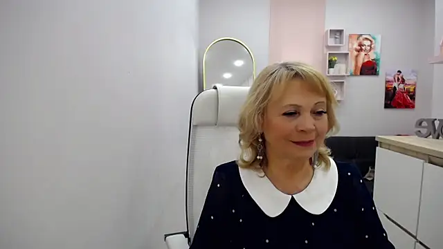 Snapshot of Milla_Cutie18 chatting on April 9, 2026, 6:19 am Milla Cutie18 online show from April 9, 2026, 6:19 am