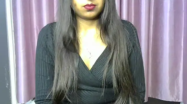 Snapshot of Qunee_lela chatting on January 13, 2025, 10:13 pm Qunee lela online show from January 13, 2025, 10:13 pm