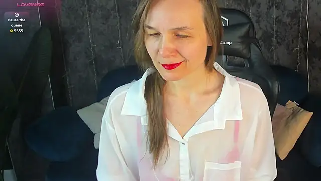 Snapshot of Lillian_White chatting on March 29, 2026, 1:07 am Lillian White online show from March 29, 2026, 1:07 am