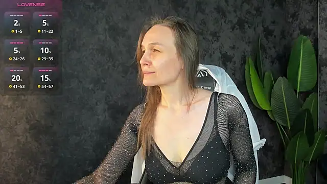 Snapshot of Lillian_White chatting on March 23, 2026, 1:06 am Lillian White online show from March 23, 2026, 1:06 am