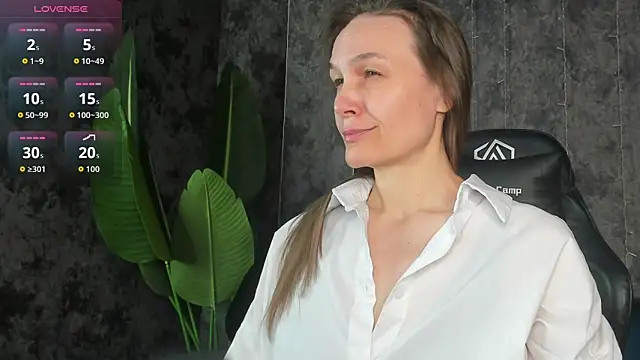 Snapshot of Lillian_White chatting on March 28, 2026, 1:06 am Lillian White online show from March 28, 2026, 1:06 am