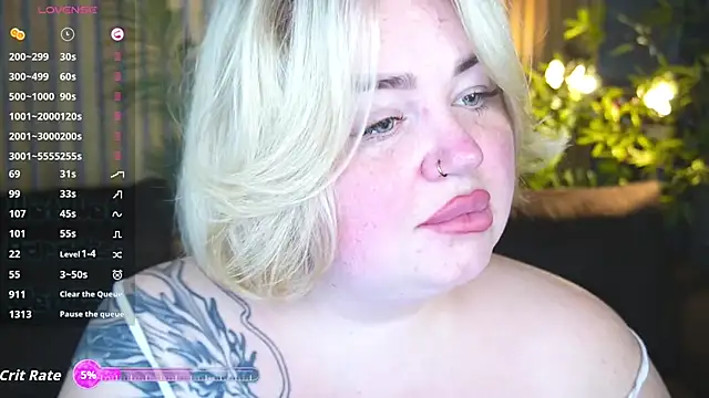 ZaraReignn online show from October 30, 2025, 2:04 pm