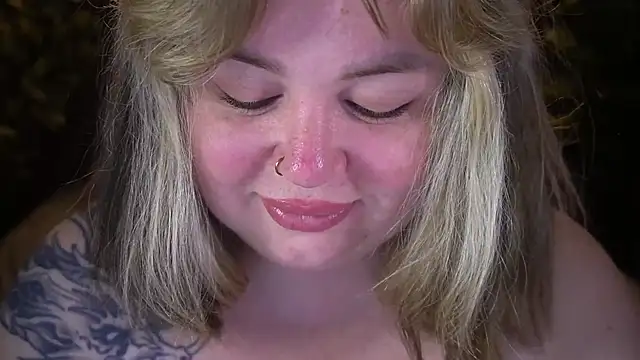 Snapshot of ZaraReignn chatting on July 1, 2026, 7:36 pm ZaraReignn online show from July 1, 2026, 7:36 pm