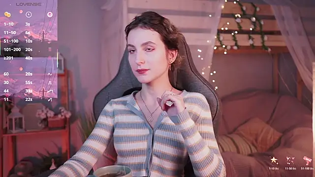 Snapshot of LuxRayi chatting on January 13, 2026, 2:59 am LuxRayi online show from January 13, 2026, 2:59 am