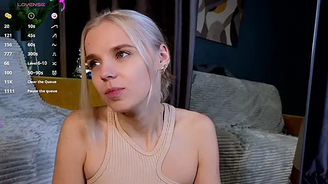 Snapshot of MoireBramblett chatting on December 19, 2024, 7:51 pm MoireBramblett online show from December 19, 2024, 7:51 pm