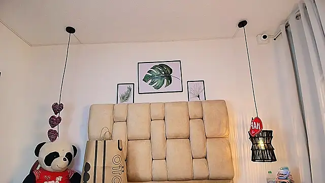 AdharaSmithh online show from September 19, 2025, 7:29 pm