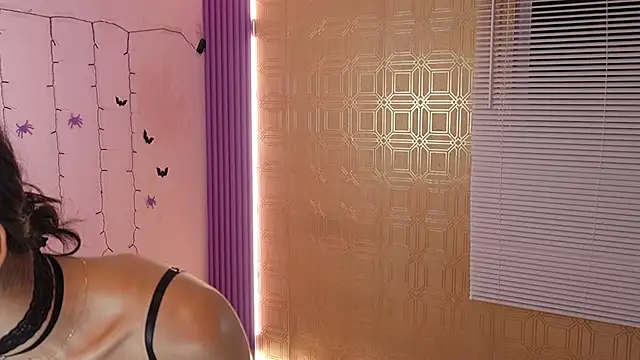 Bella19  online show from October 28, 2025, 8:19 pm