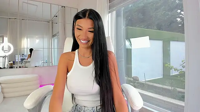 missdiamond  online show from November 22, 2025, 7:51 am