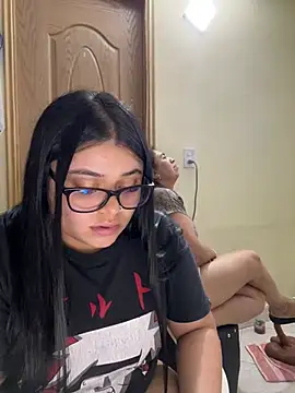 alissonfernandez  online show from February 14, 2026, 11:05 pm