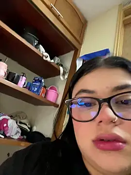 alissonfernandez  online show from February 21, 2026, 10:50 am