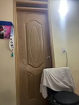 alissonfernandez  online show from April 1, 2026, 10:05 am