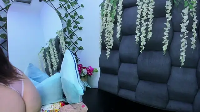 Snapshot of SophiaButt_ chatting on November 2, 2025, 2:49 am SophiaButt online show from November 2, 2025, 2:49 am