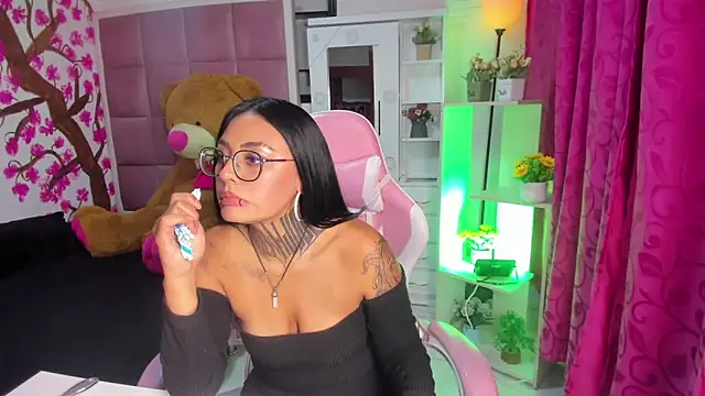 Snapshot of Lovely_celeste chatting on May 20, 2026, 2:14 pm Lovely celeste online show from May 20, 2026, 2:14 pm