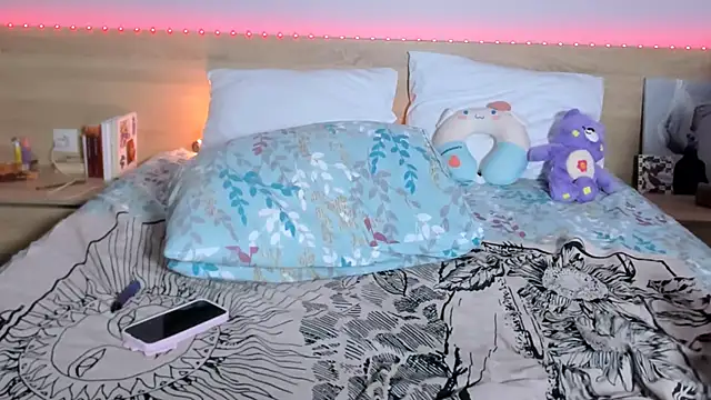 Snapshot of Shadow_Strik chatting on January 28, 2025, 3:57 pm Shadow Strik online show from January 28, 2025, 3:57 pm