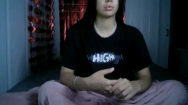 Snapshot of isabella048 chatting on October 10, 2025, 11:05 pm isabella048 online show from October 10, 2025, 11:05 pm